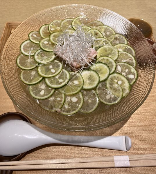 「【限定】冷たい酢橘塩らぁ麺　１２５０円」@NIPPON RAMEN 凛 TOKYOの写真