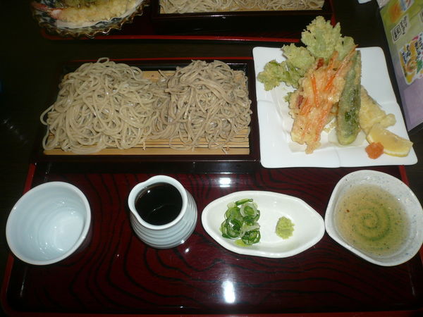 「小もり二色（+野菜の天ぷら）」@手繰りや 玄治の写真