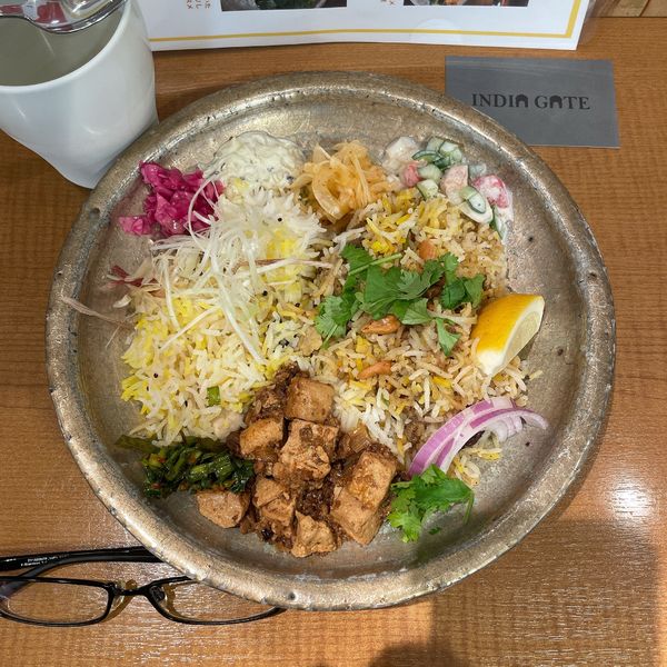 「ビリヤニ2種盛り（鯛出汁チキンビリヤニ／マトンビリヤニ）」@ビリヤニ専門店 インディアゲートの写真