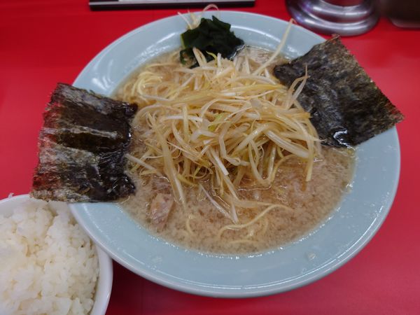 「ネギラーメン850円＋半ライス100円」@ラーメンショップ 丸ヶ崎店の写真