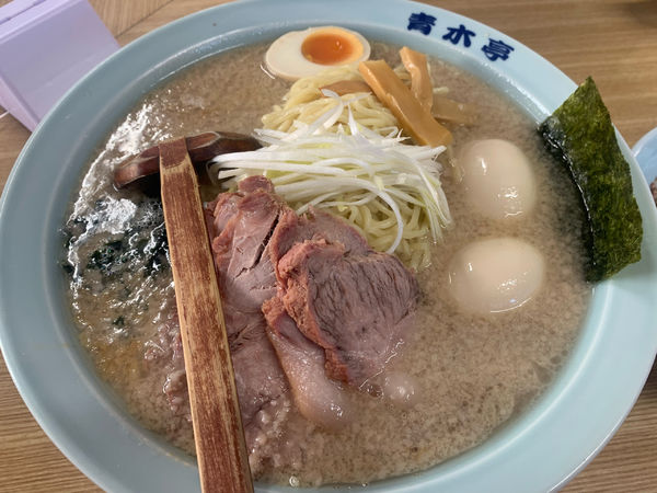 「チャーシュー醤油大味玉２つ」@ラーメン青木亭 草加店の写真