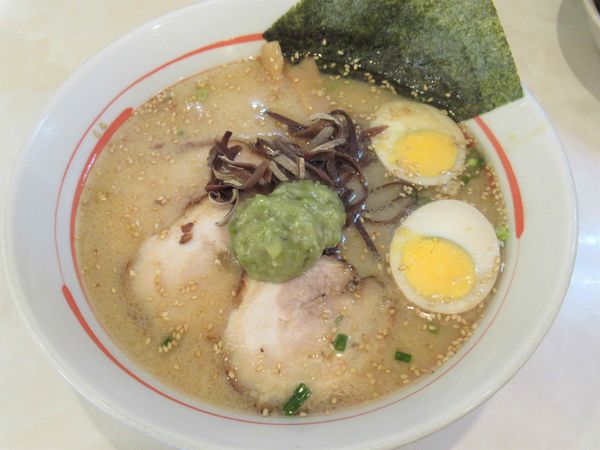 「わさび豚骨らーめん（850円）＋半チャーハン（320円）」@大龍軒 小作店の写真