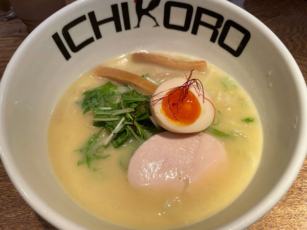 「純鶏そば(850円)」@鶏そば十番 156 ICHIKORO 麻布十番店の写真