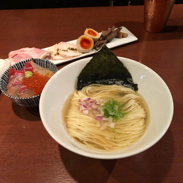「【期間限定】特製烏賊干し塩そば（トッピング別盛り）」@酒肴場 屯の写真