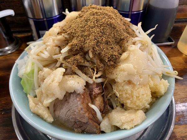 「小ラーメン　ヤサイマシあと全部マシマシ」@麺でる 多摩センター店の写真