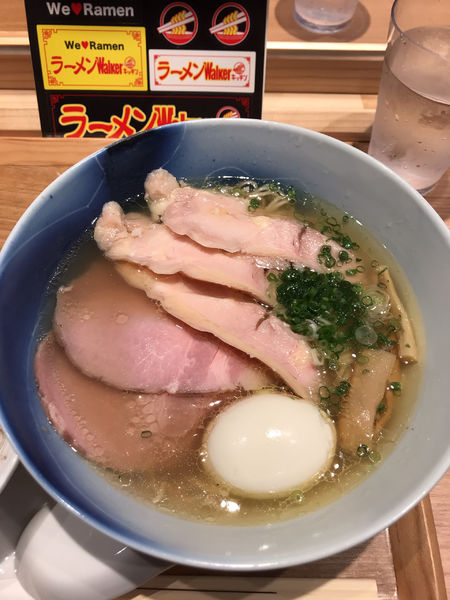 「[町田汁場しおらーめん進化]特製しおらーめん」@ラーメンWalkerキッチンの写真