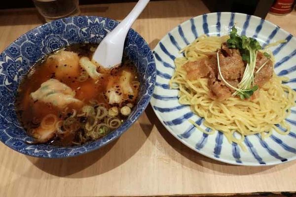 「つけ麺　650円にワンタントッピング　100円X2」@肉厚わんたん麺と手作り焼売 ら麺亭 浅草支店の写真