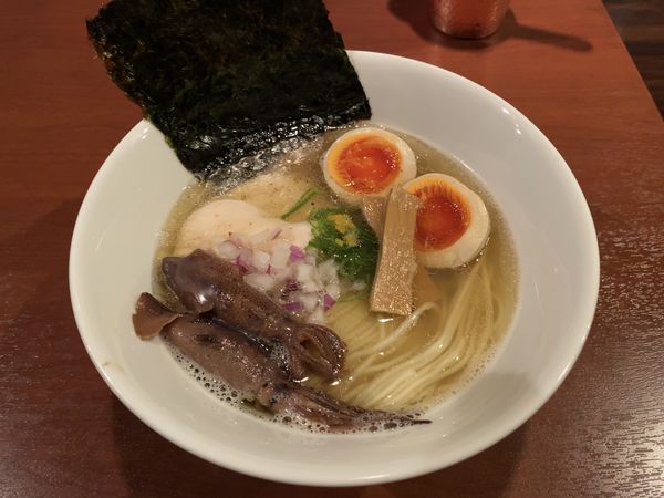 「【限定】特製烏賊干し塩そば」@酒肴場 屯の写真