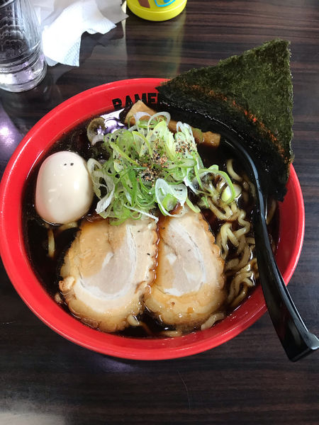 「富山プラック味玉らーめん」@麺家いろは 海老名ビナウォーク店の写真