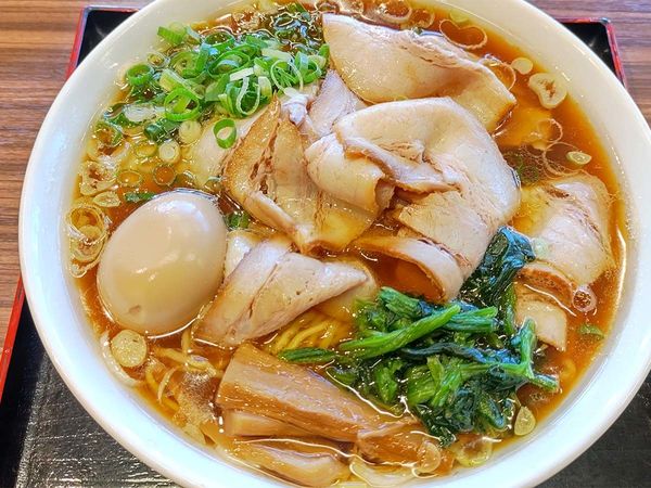 「肉盛り中華そば（特盛り+味玉）」@中華そば わだ屋 別店の写真