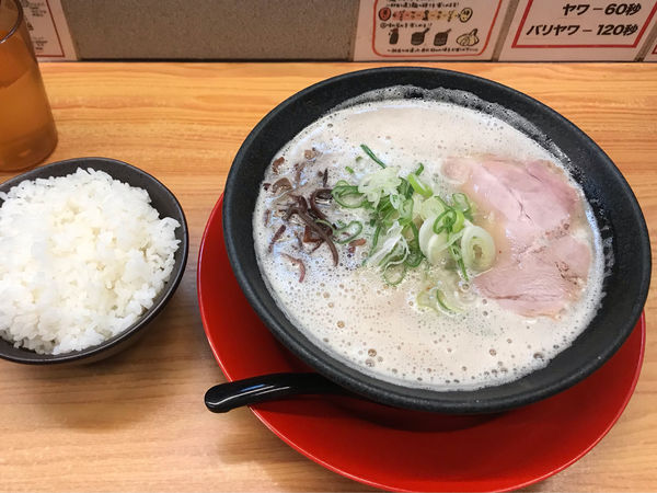 「ラーメン替え玉セット」@博多豚骨ラーメン 一純舎の写真