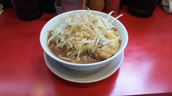 「らーめん ニンニク・アブラ増、野菜ちょい増」@用心棒の写真