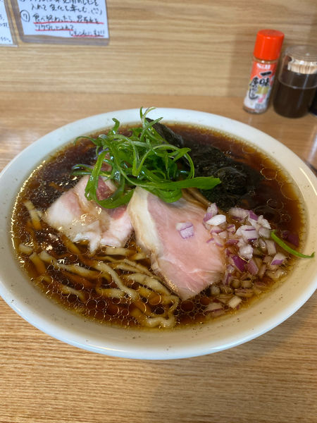 「醤油ラーメン　大盛り」@麺屋 でこぼこの写真