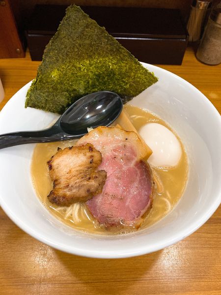 「【限定】鶏白湯の塩らーめん 味玉」@いのうえの写真