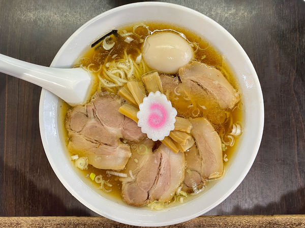 「チャーシュー麺 1090円 中盛り 100円 味玉サービス券」@煮干らー麺 カネショウ 四街道の写真
