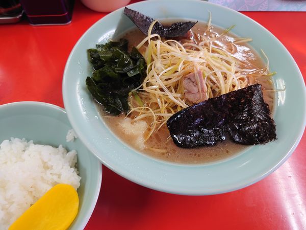 「ネギラーメン700円＋半ライス100円」@ラーメンショップ 深谷店の写真