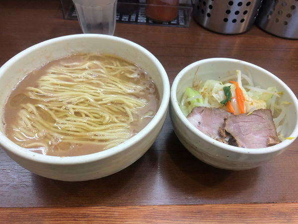 「らーめん＋プレーン」@麺処 一笑の写真