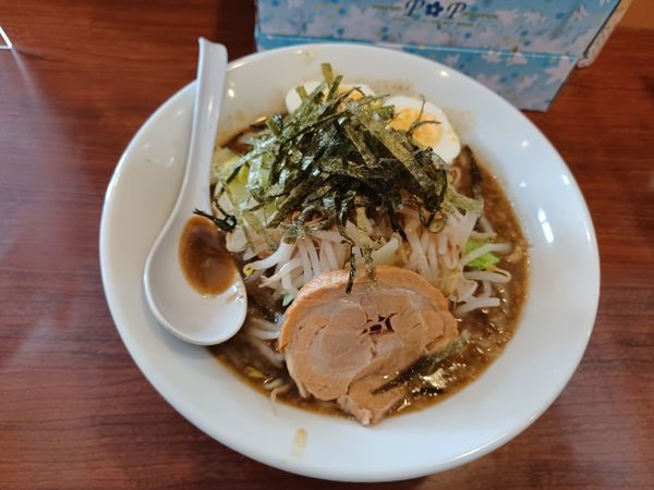 「メガ煮干カレーラーメン　限定」@メガガンジャの写真