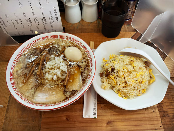 「Aセット(ラーメン＋半チャーハン)＋味玉」@傳吉食堂の写真