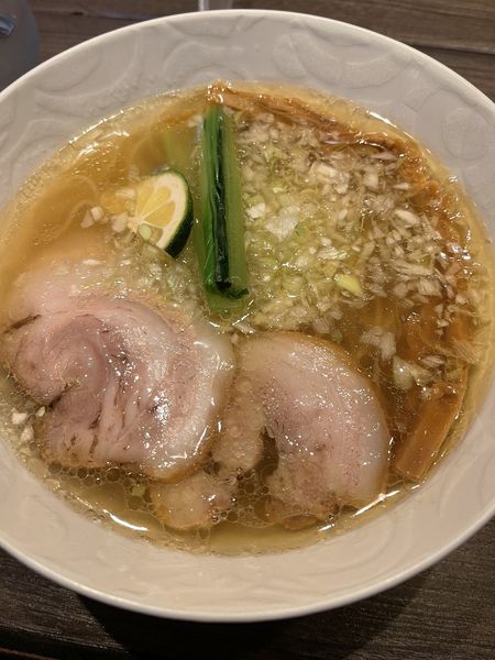 「塩らーめん」@支那そばや 本店の写真