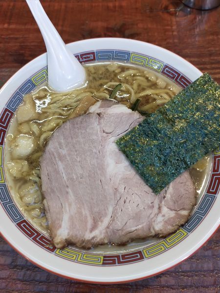 「背脂煮干鰮らーめん」@煮干鰮ラーメン圓 たま館店の写真