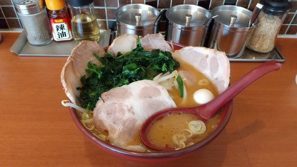 「豚骨味噌チャーシュー+ほうれん草」@ら～めん 麺家和王の写真