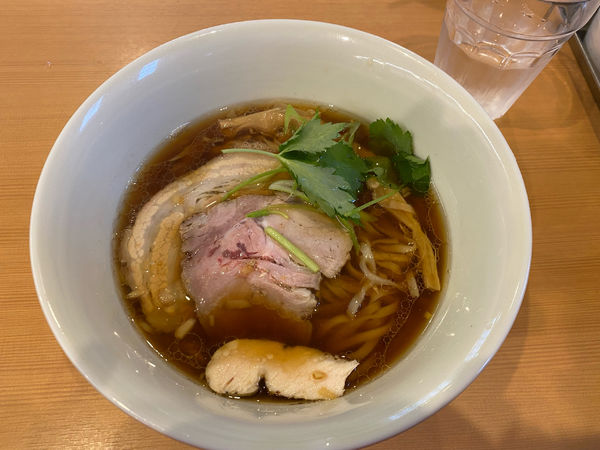 「生姜醤油（平打ち麺）950円」@麺や 一峯の写真