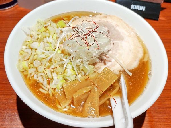 「醤油ラーメン（大盛＋特製煮たまご）」@ラーメン 由の写真
