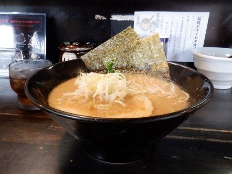 「らーめん」@城南らーめん 紫龍 旗の台本店の写真