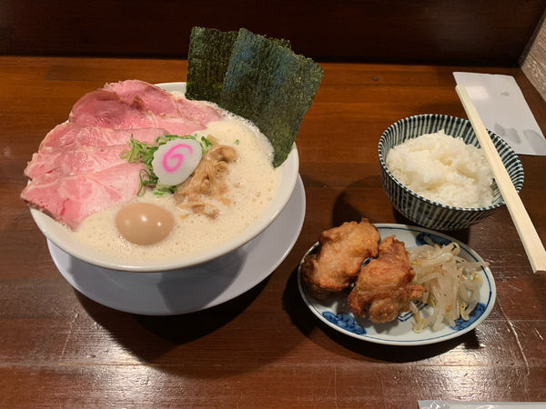 「鶏そば醤油全のせ1,000円+特製敏正からあげセット250円」@鶏そば わたる 一宮店の写真