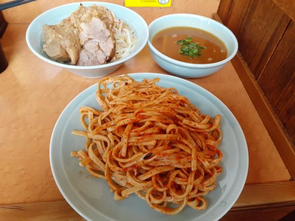 「だんだん辛くなるつけ麺、味噌味」@立川マシマシ ロイヤルスープの写真
