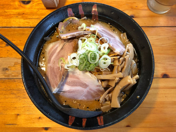 「ネギみそチャーシューめん＋メンマ」@らーめん いやどうもの写真