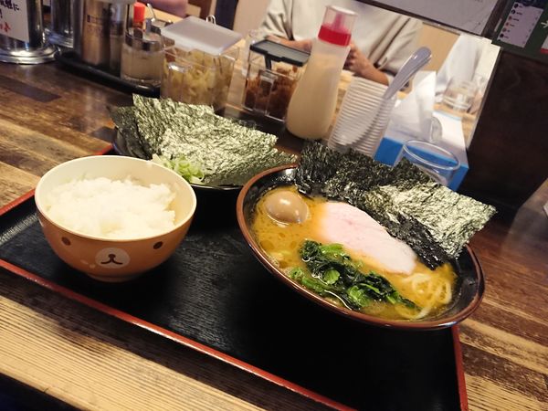 「限定 家系 800円、海苔トッピング100円」@青森大勝軒の写真