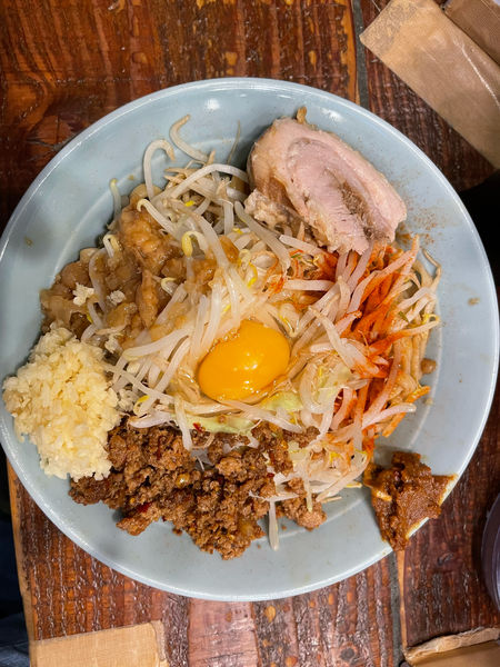 「汁なし950円」@立川マシマシの写真