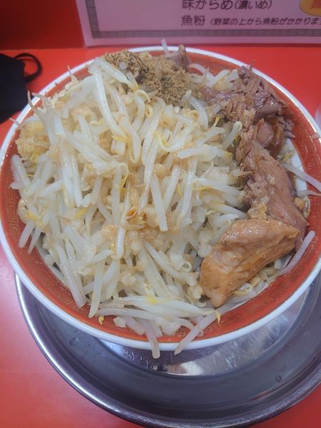 「ラーメン　豚入り」@麺でる 戸越店の写真