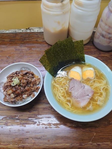 「ラーメン味玉　チャーシュー飯」@まこと家の写真