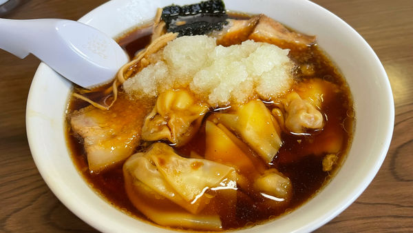 「チャーシューワンタンメン、薬味多め」@寿ラーメンの写真