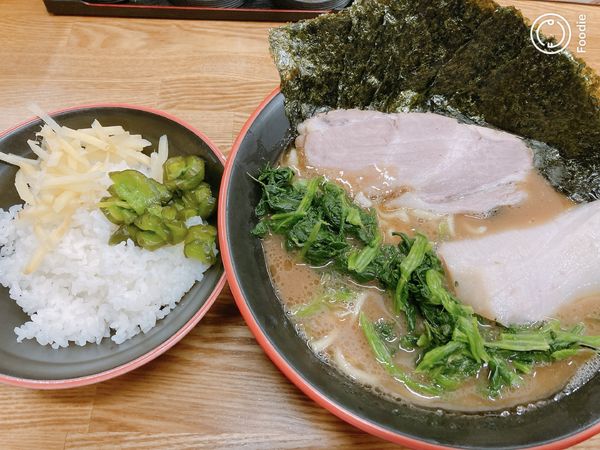 「のり・ほうれん草ラーメン＋限定C（豚トロ）」@麺家 紫極の写真