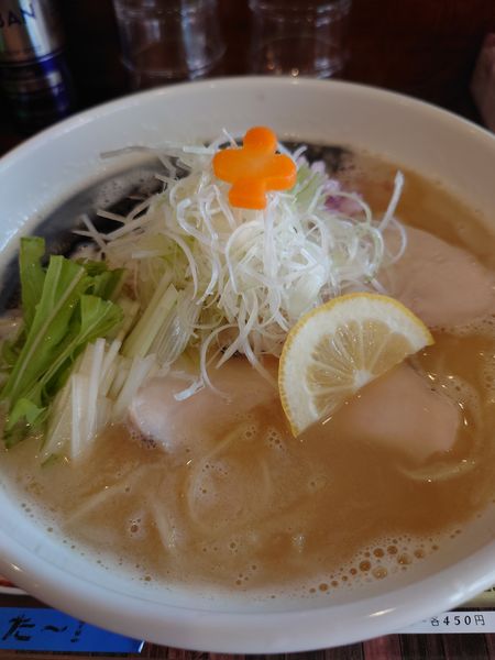 「鶏白湯／黒　大盛り（800円＋100円）」@麺や コリキの写真