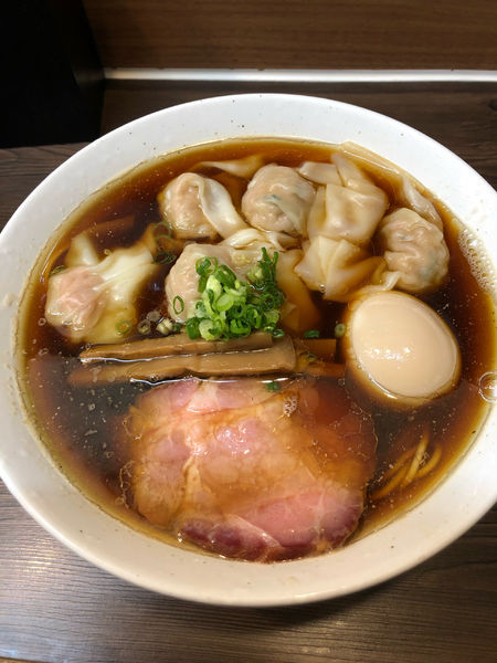 「ワンタン麺＋味玉」@中華そば さわの写真