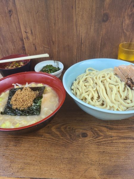 「つけ麺　豚増し×2　にらキムチ　ほぐし豚」@ラーメン二郎 池袋東口店の写真