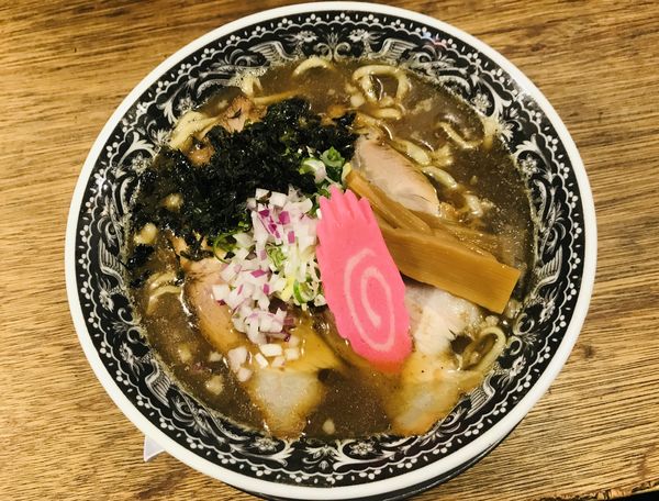 「絶豚式・焙煎深煎り煮干し」@麺やゼットンの写真