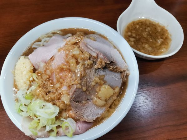 「ラーメン少+豚増しMIX」@どでん 西川口店の写真