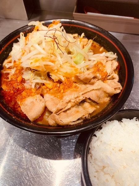 「紅ラーメン 850円　ライス 100円」@麺創研 紅 府中の写真