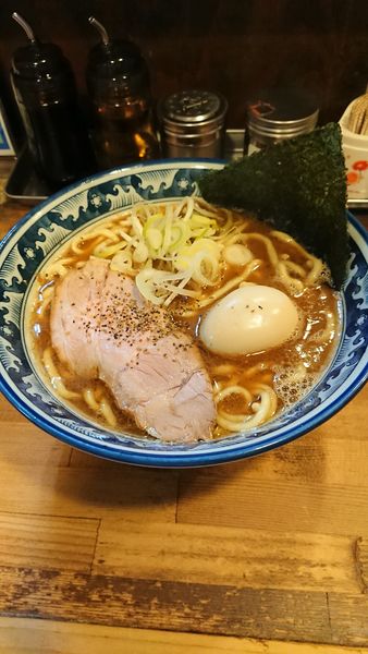 「ラーメン+くん玉」@兎に角 松戸店の写真