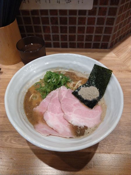 「鶏煮干そば　肉増し　1000円」@鶏煮干そば 一文の写真