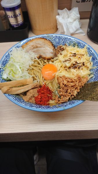「かれまぜ+とろけるチーズ」@狼煙 大宮店の写真