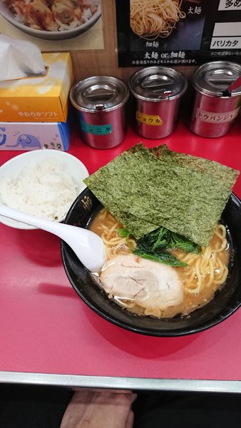 「豚骨しょう油らーめん+無料ライス」@赤羽らーめん 粋の写真