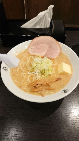 「みそらーめん+バター」@こってりらーめん誉 新松戸店の写真