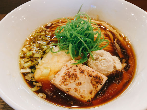 「醤油地鶏そば」@らーめん楓の写真